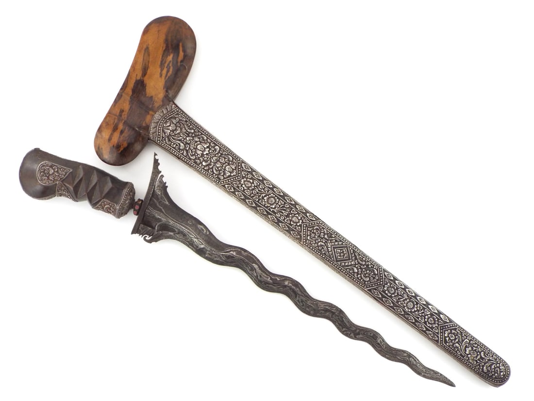 Antique LARGE Indonesian Malaysian Damascus KRIS Dagger Silver Mounts (1 of 14)