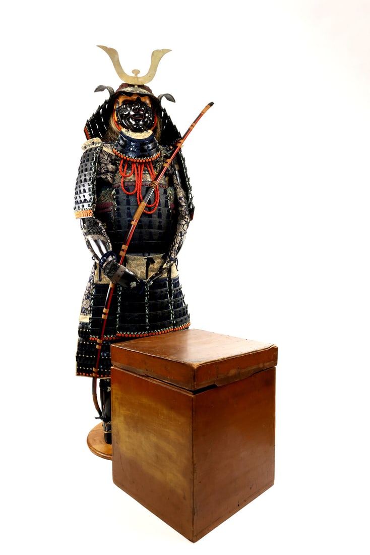 Samurai Warriors Yoroi Armor and Bow Late EDO to MEIJI Period (1 of 20)
