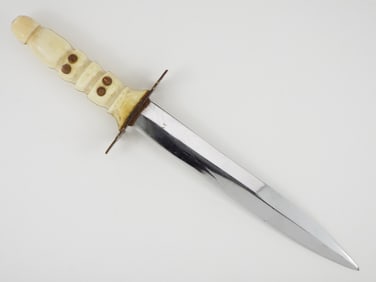 Unusual Carved Handle Bowie Knife Dagger
