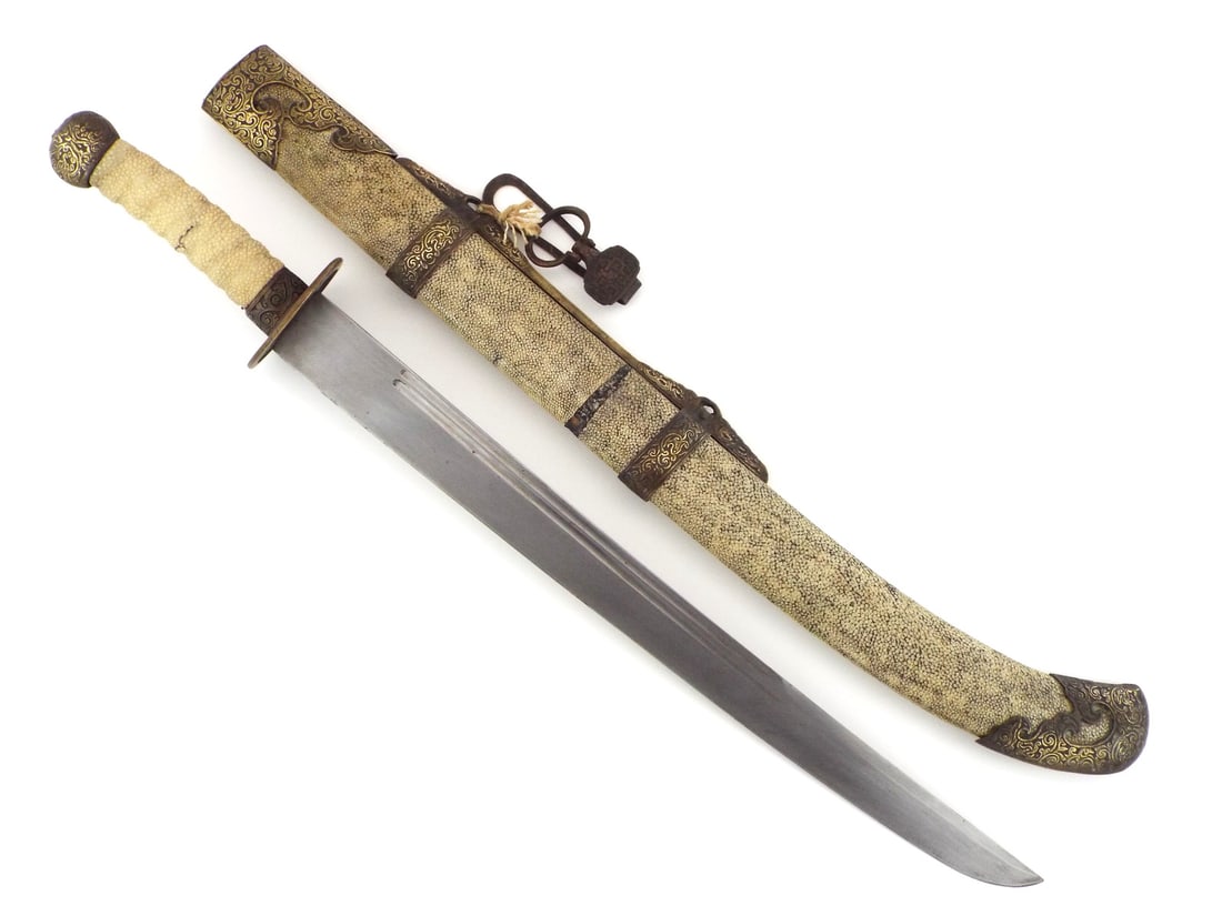 Very Good Antique Chinese Fighting DAO Sword Stingray Mounts (1 of 17)