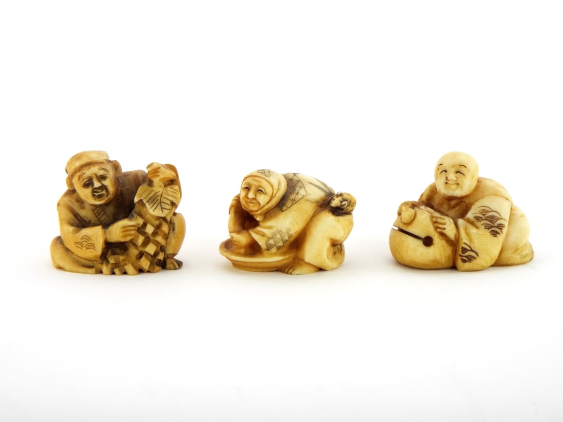 Lot of 3 Antique Japanese FINE Bone Carvings NETSUKE: Lot of 3 Antique Japanese FINE Bone Carvings NETSUKE. Full Length 1