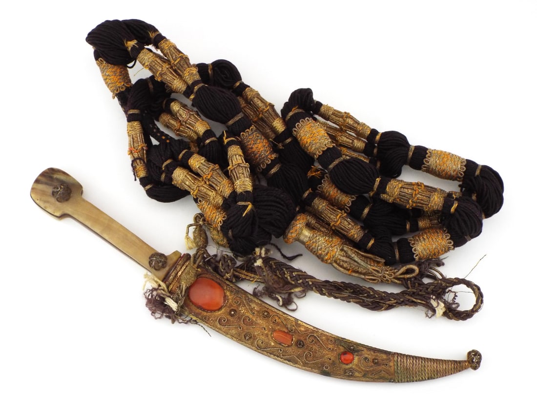 Antique Moroccan Khanjar Jambiya Dagger: Antique Moroccan Khanjar Jambiya Dagger. Full Length 15 Inches Blade Length 9 Inches