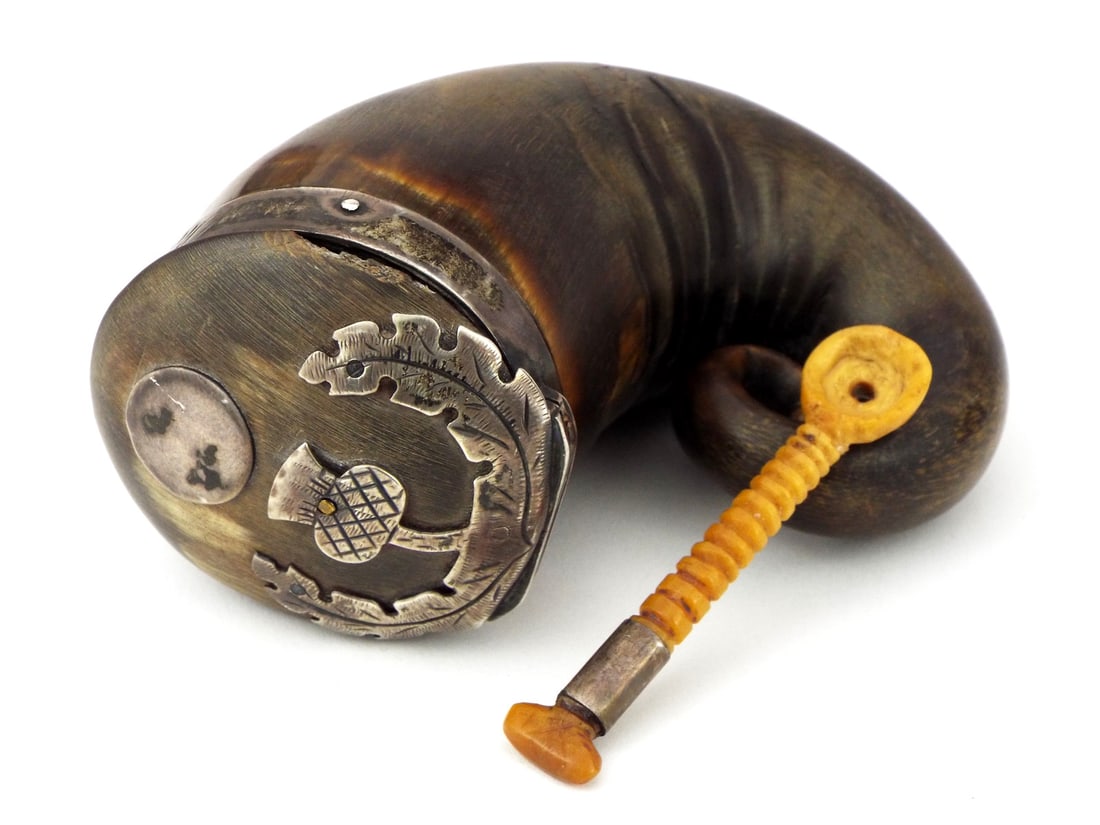 Scottish Silver Mounted Snuff Mull Engraved Thistle (1 of 12)