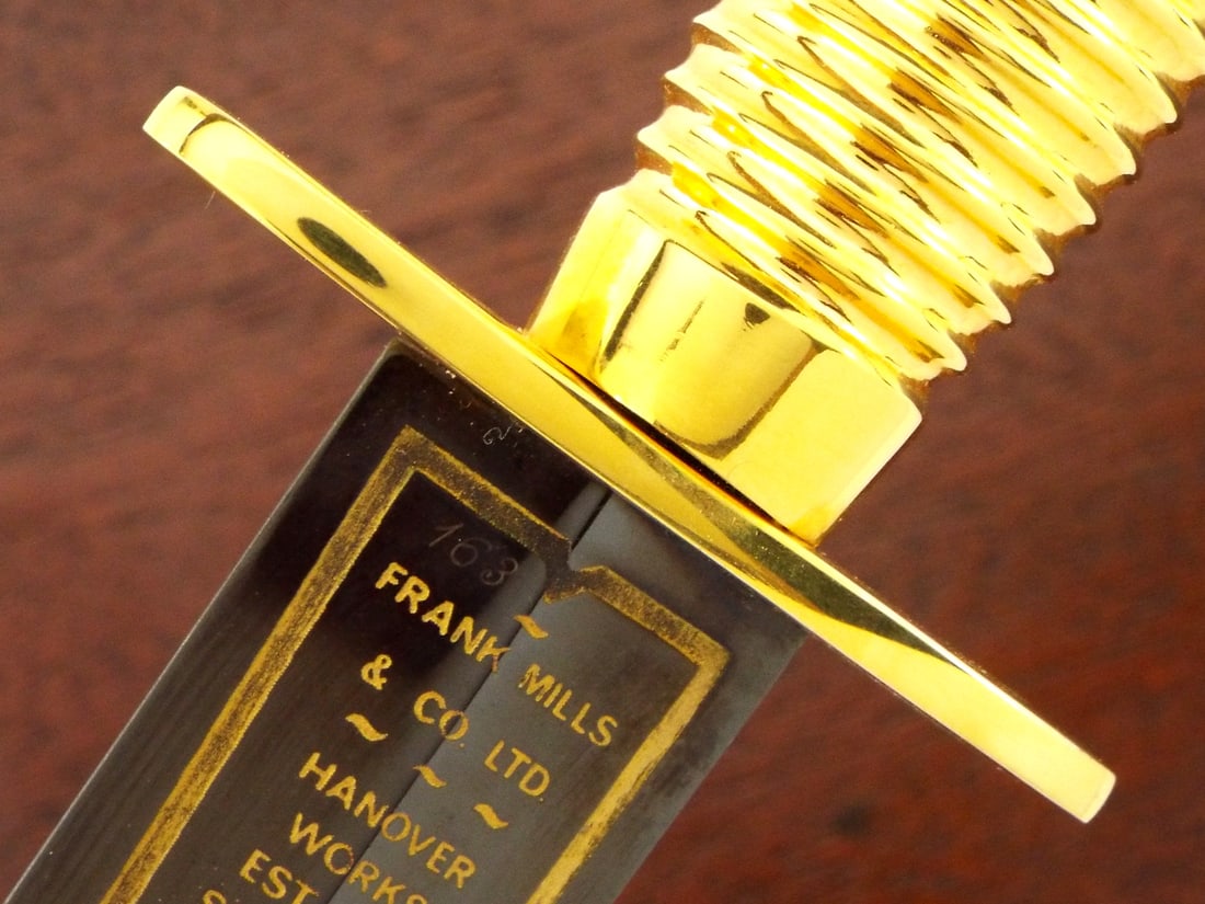 Commemorative FS COMMANDO DAGGER Boxed - 13