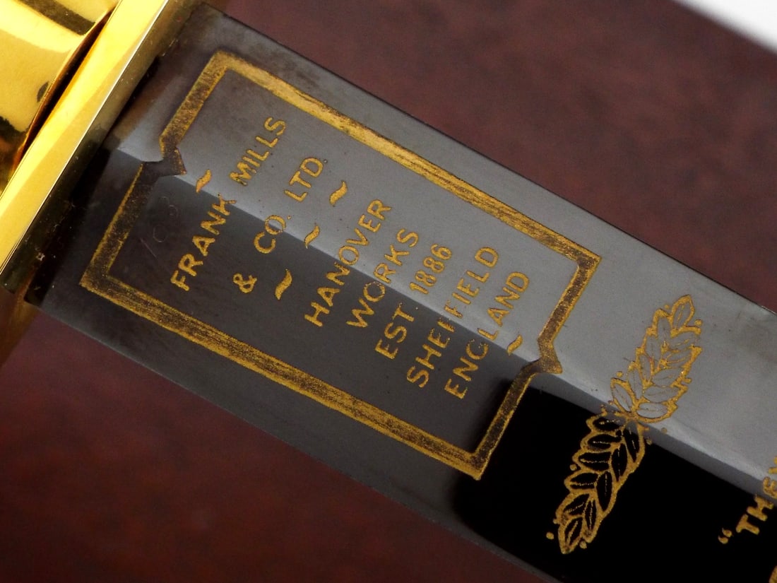 Commemorative FS COMMANDO DAGGER Boxed - 17