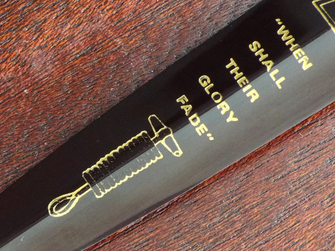 Commemorative FS COMMANDO DAGGER Boxed - 18