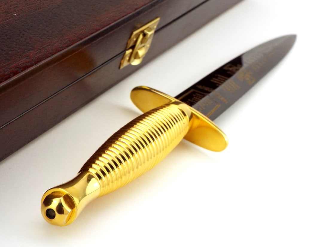 Commemorative FS COMMANDO DAGGER Boxed - 19