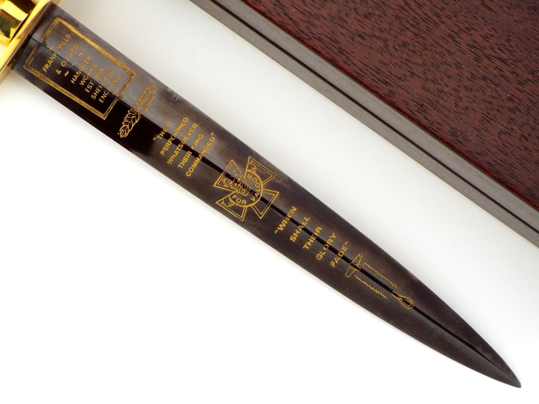 Commemorative FS COMMANDO DAGGER Boxed - 3