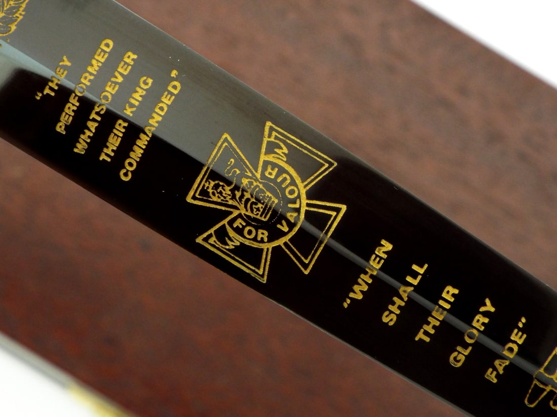 Commemorative FS COMMANDO DAGGER Boxed - 5