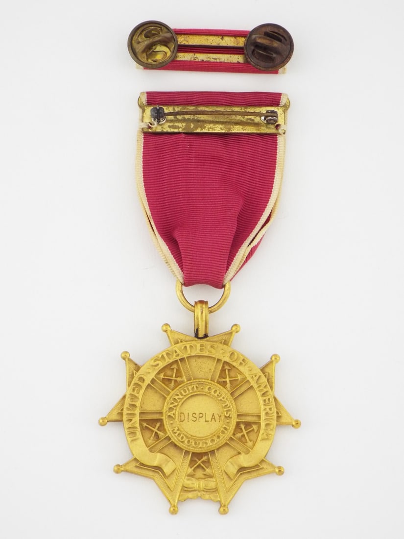 Exquisite WWII US LEGION OF MERIT LEGIONNAIRE Medal - 4