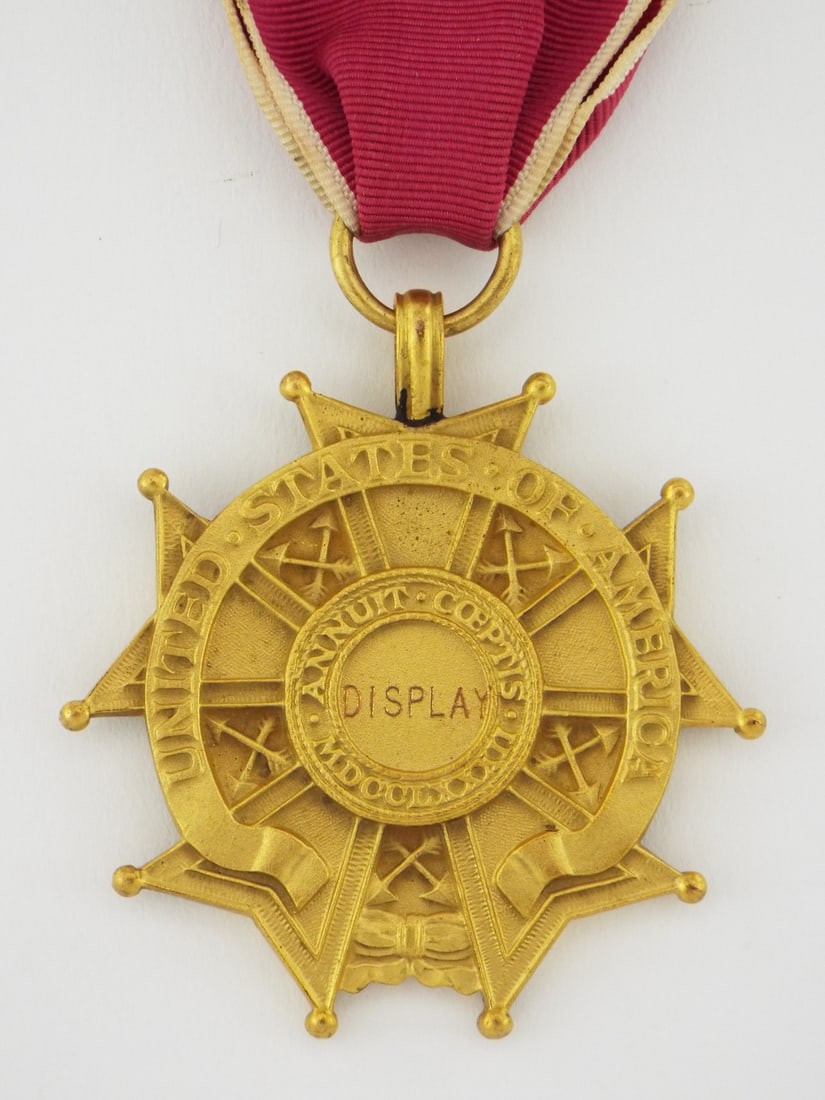 Exquisite WWII US LEGION OF MERIT LEGIONNAIRE Medal - 5