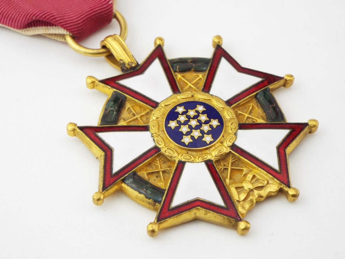 Exquisite WWII US LEGION OF MERIT LEGIONNAIRE Medal - 6