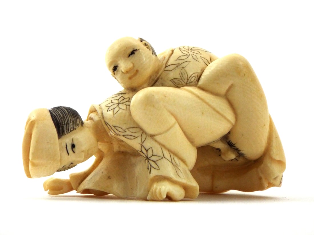 Antique Japanese FINE Carved BONE Romantic NETSUKE (1 of 7)