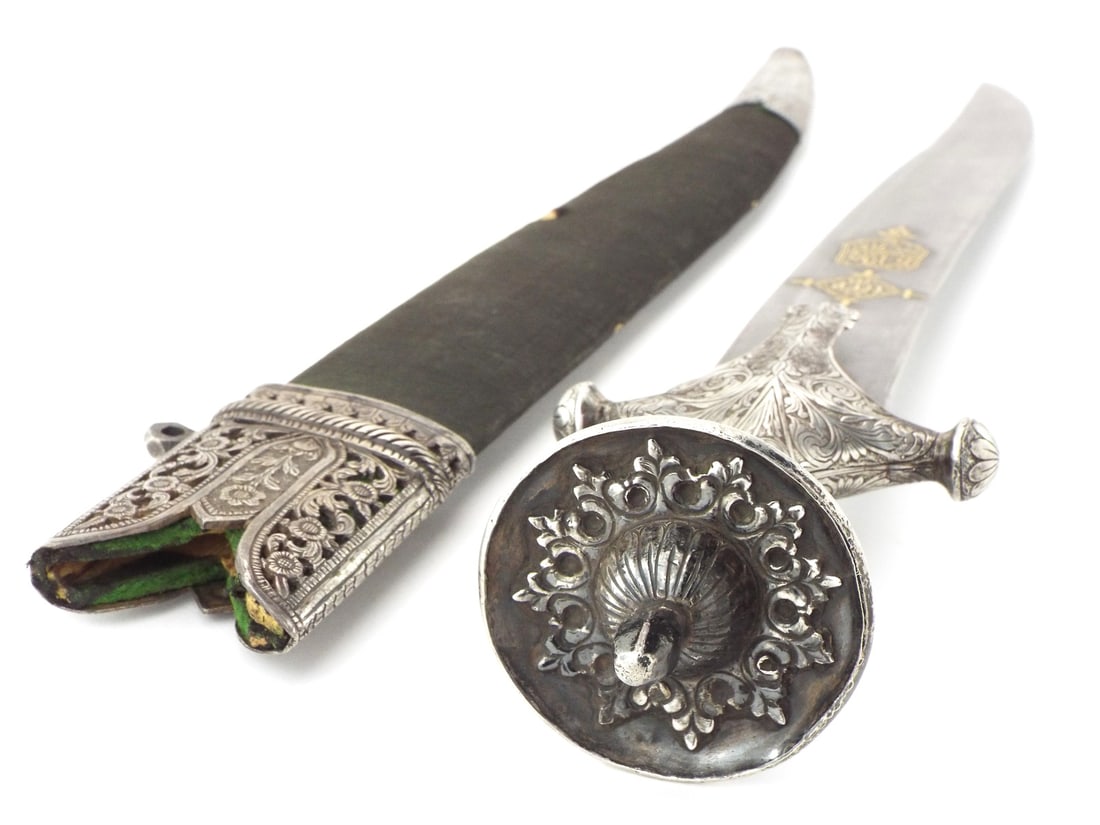 Museum grade 19th C.Silver Indian Sossun Pata sword made for a boy - 20