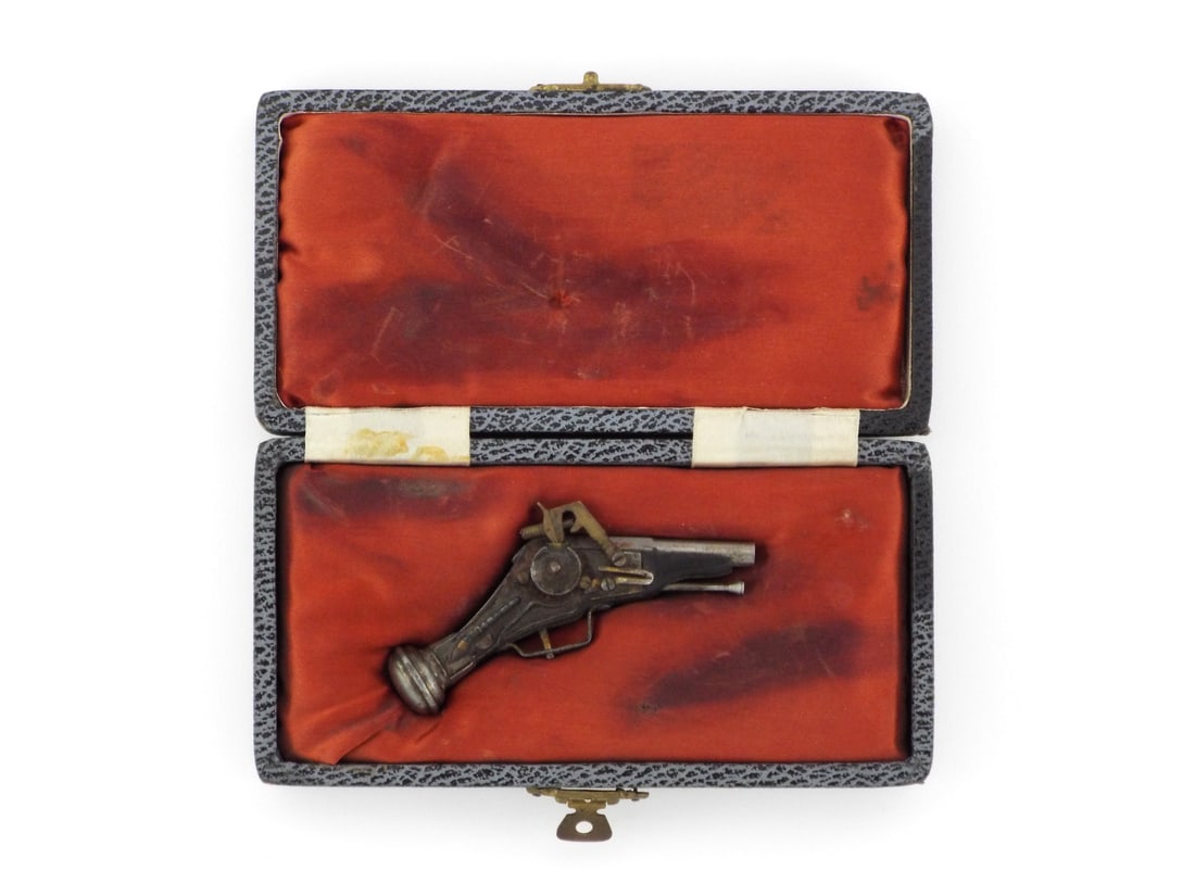 Fine 19th C. European MINIATURE WHEELLOCK PISTOL Fitted Silk Lined Presentation Case (1 of 18)