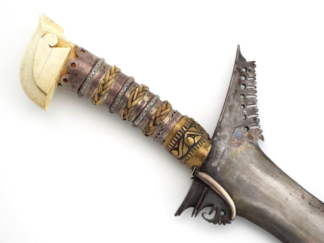 Massive & Very Fine 19th C. Indonesian-Philippine MORO KRIS SWORD Silver Hilt Cockatoo Head (1 of 15)