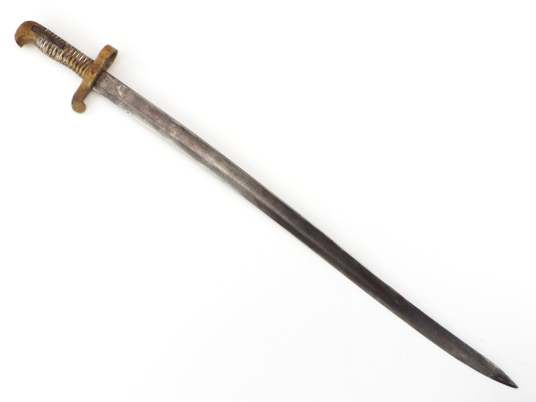 Rare US Civil War Army SABER BAYONET 1861 Justice Zouave: Fierce US Civil War saber bayonet, very likely forged for P.S. Justice Zouave rifles (22mm inch hole) fits a .69 caliber musket or a P.S. Justice army rifle). Since it is marked 1861 on the ricasso, t