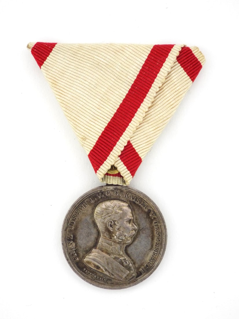 Austro-Hungarian WWI Medal TAUTENHAYN Silver 2nd Class War Ribbon (1 of 6)