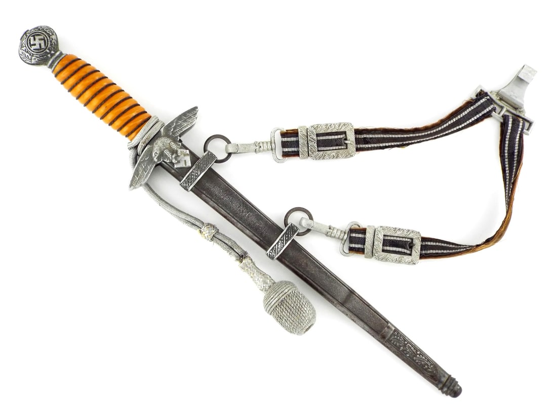 German WWII Luftwaffe Officer Dagger LUNESCHLOSS SOLINGEN Deluxe Hangers (1 of 17)