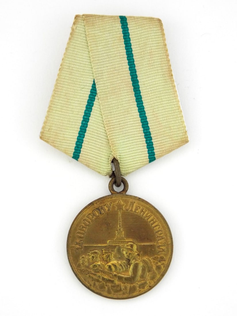 Soviet WWII Medal FOR THE DEFENCE OF LENINGRAD (1 of 7)