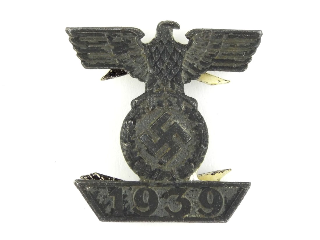 German WWII 1939 SPANGE CLASP Iron Cross 1st Class: Body displays significant loss of silver wash with oxidation and dark grey patination. The eagle and ensign motifs maintain clear definition. 1939 date base is solid with legible numerals, reverse fea