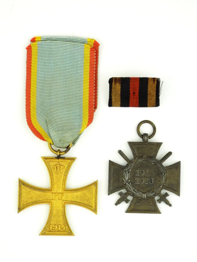 Lot of German WWI HONOR CROSS and MERIT CROSS: Bronze Hindenburg Cross for Front Line Fighters displays dark patina with sharp relief on 1914 1918 dates and swords, reverse bearing clear G10 manufacturer stamp. Mecklenburg Schwerin Military Merit