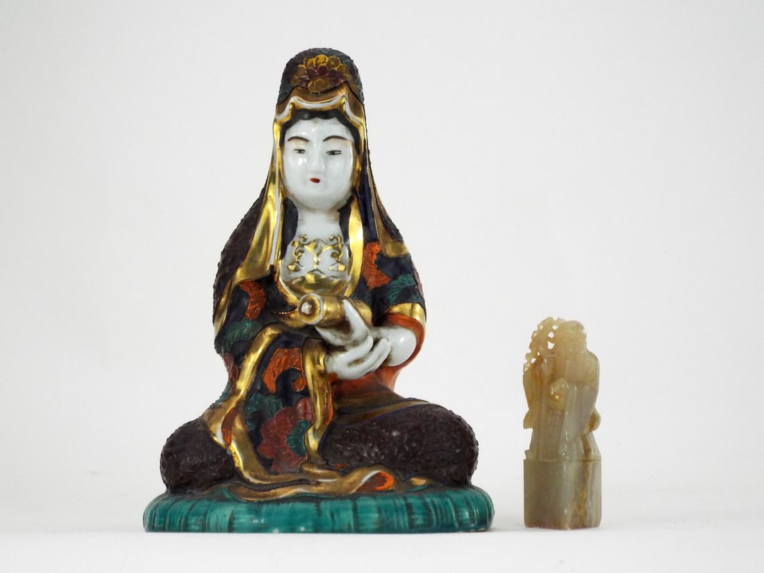 Antique Japanese SATSUMA GUANYIN FIGURINE & CHOP signature seal (1 of 8)