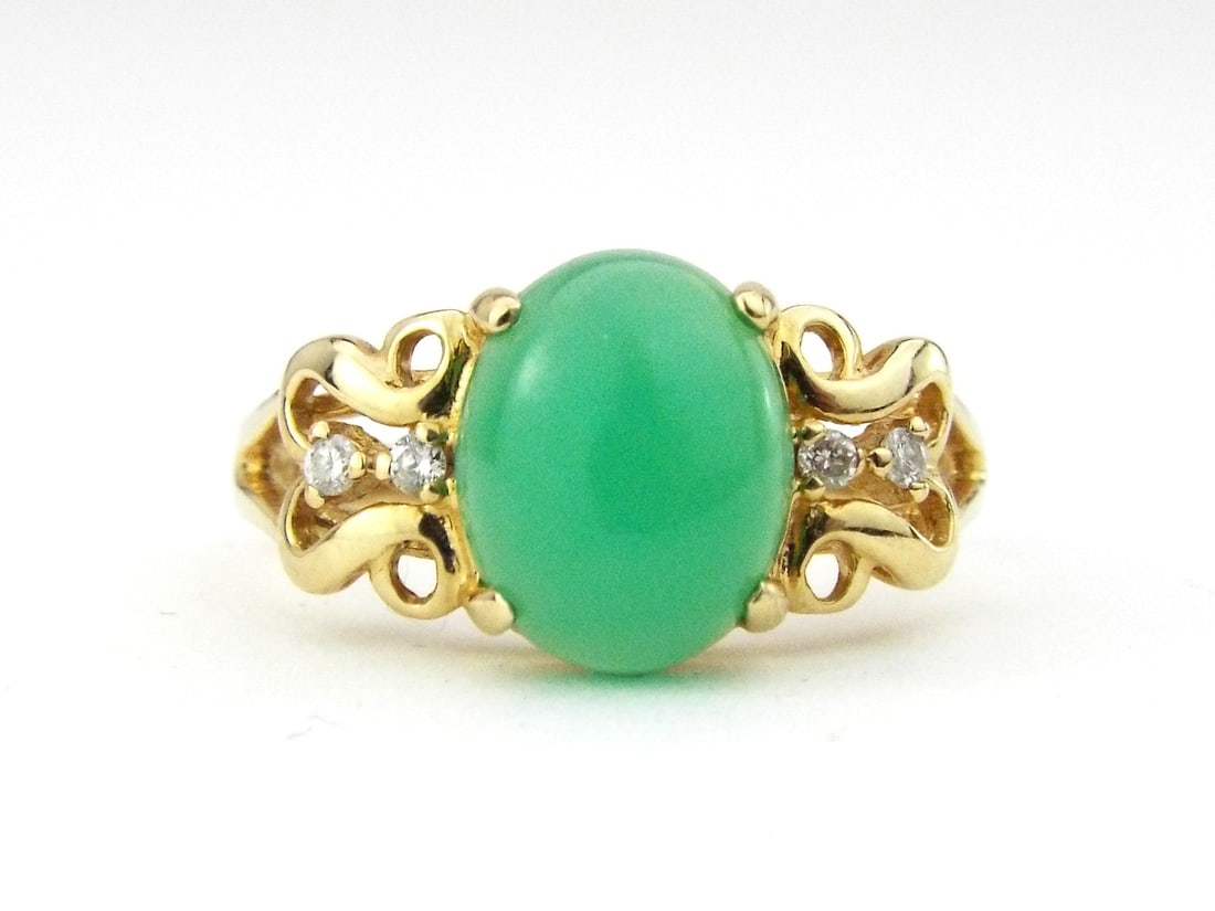 14K Yellow Gold Jade 10mm and Natural Diamond Ring: 14K Yellow Gold Jade 10mm and Natural Diamond Ring, Weight 3.2g, Size 7. Direct credit card payment will not be accepted for this Lot. Accepted payment methods include cash, certified bank check, wire