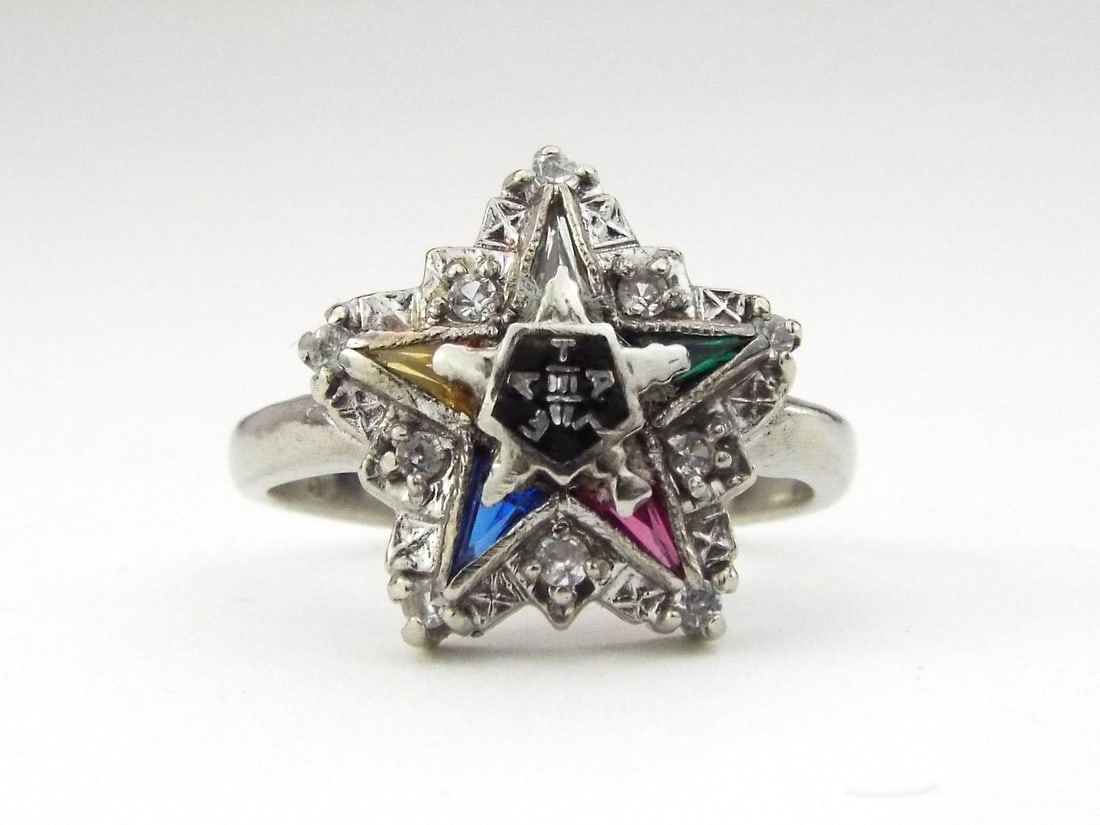 10K White Gold Vintage Order of the Eastern Star/Masonic Diamond and Enamel Ring: 10K White Gold Vintage Order of the Eastern Star/Masonic Diamond and Enamel Ring, Weight 3.5g, Size 5. Direct credit card payment will not be accepted for this Lot. Accepted payment methods include ca