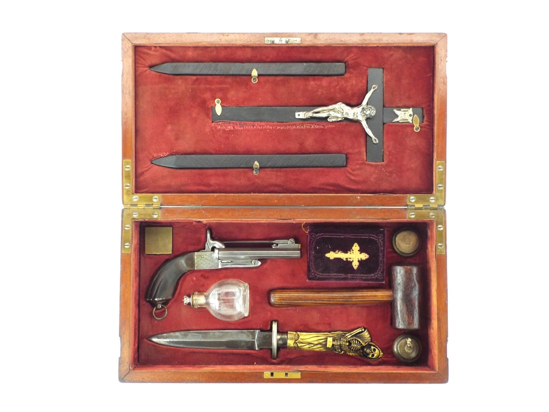 Gripping Victorian VAMPIRE SLAYER KIT Brass Bound Mahogany Case (1 of 20)