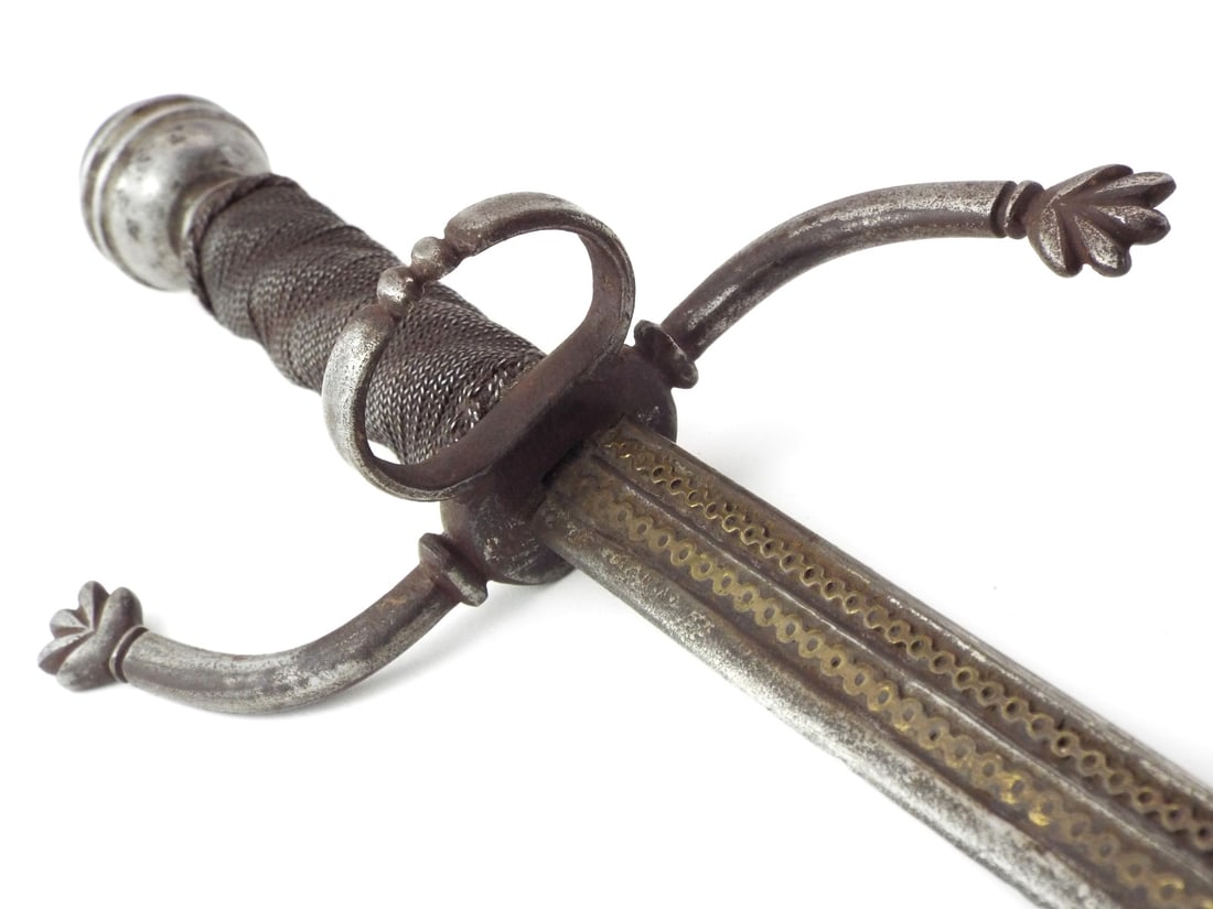 Fine European 17th C. LEFT HAND DAGGER with Ornamental Blade (1 of 20)
