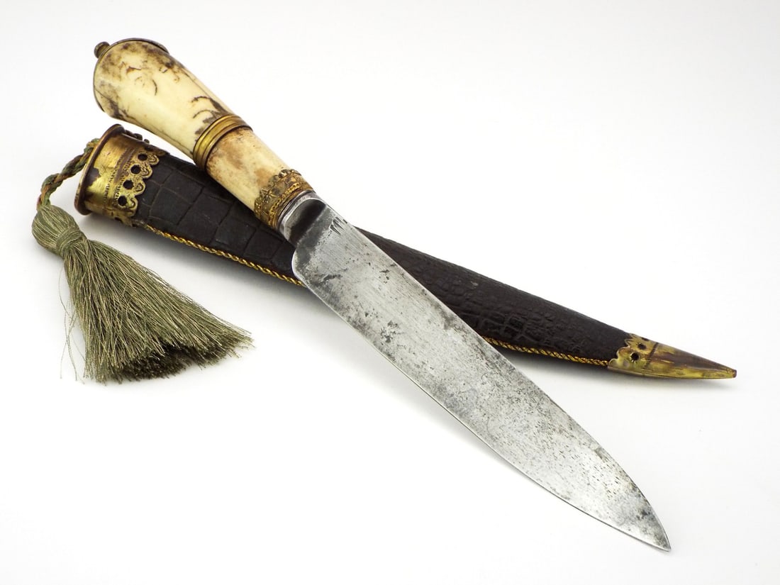 Very Fine European Hunting DAGGER & Leather Scabbard. (1 of 18)