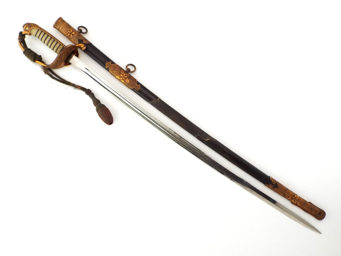 Japanese WWI-WWII Naval Officer Sword SHAGREEN SCABBARD & GILT BRASS (1 of 16)