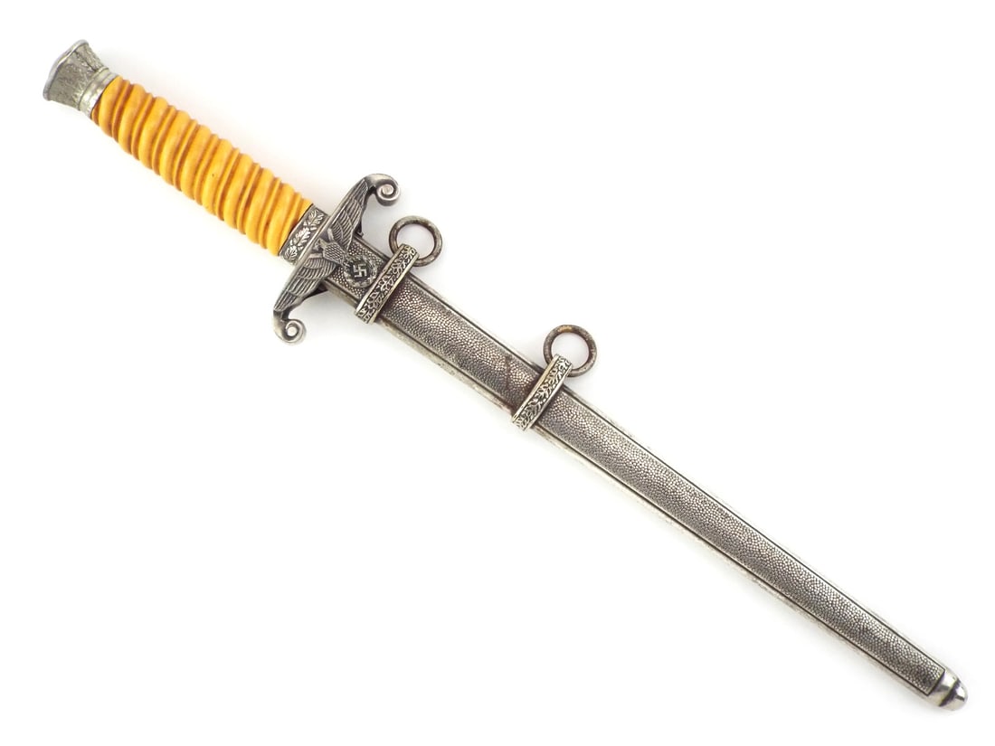 Nice German WWII ARMY OFFICER DAGGER (1 of 12)