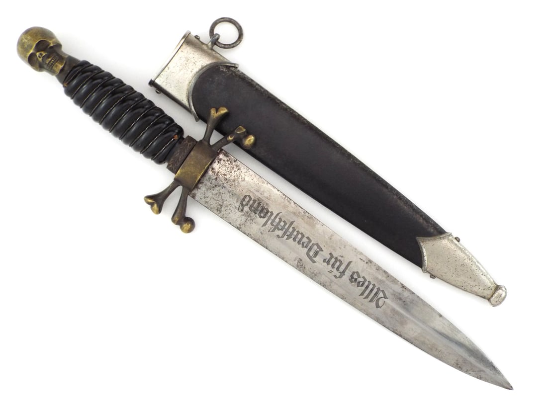 German WWII NOVELTY SS OFFICER DAGGER Skull Pommel & Crossbones Guard (1 of 15)