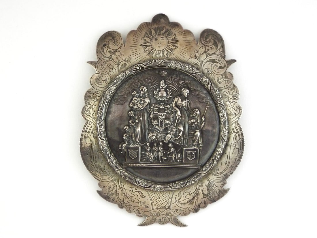 State of the art 19th century British Masonic silver presentation badge or jetton (1 of 10)
