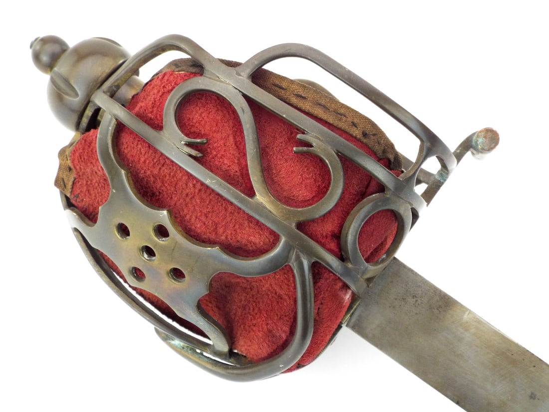 Fine SCOTTISH Victorian or Later BROADSWORD (1 of 20)