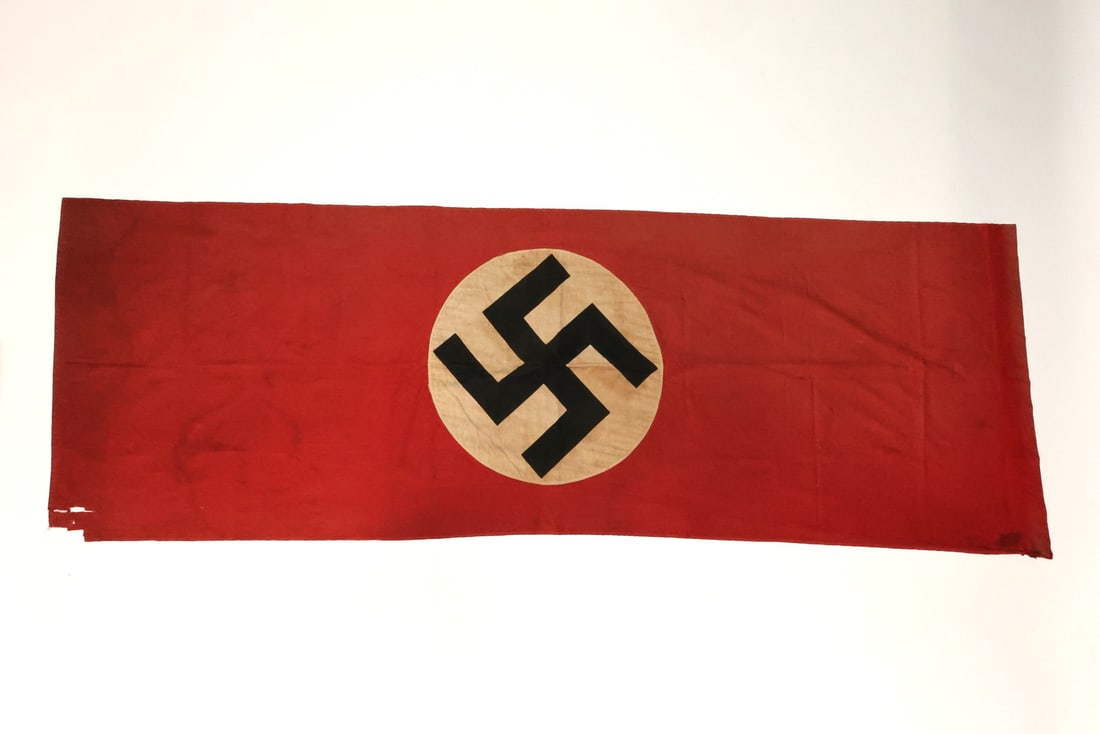 HUGE German WWII Vertical Hausfahne POLE BANNER FLAG (1 of 12)
