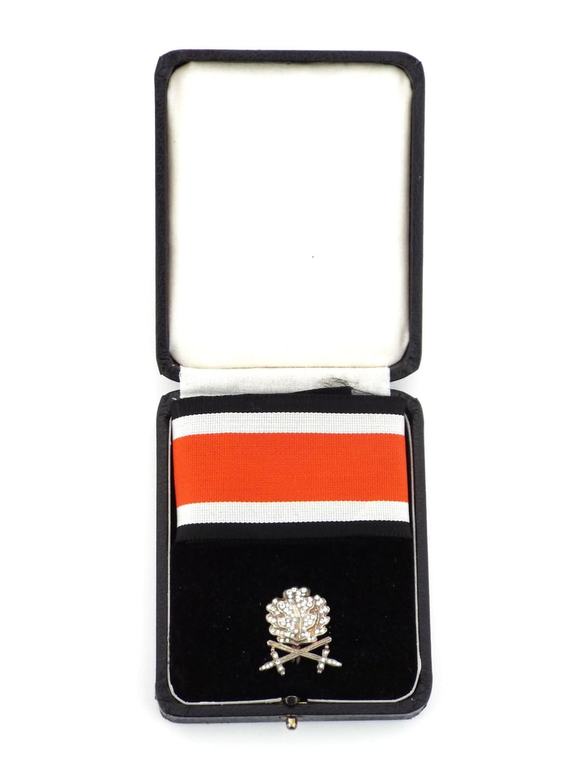 German WWII JEWELER MADE Medal Copy of KNIGHT'S CROSS Oak Leaves Swords & Diamonds (1 of 11)