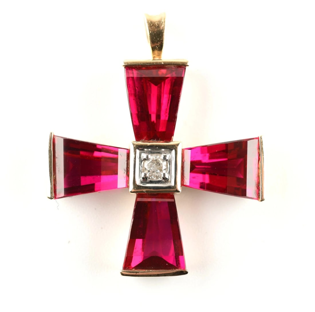 10k Yellow Gold Ruby and Diamond Cross Pendant: Weight : 5.4 g. Size : 25mm x 25mm. Stamped : 10k. Direct credit card payment will not be accepted for this Lot. Accepted payment methods include cash, certified bank check, wire transfer, and ACH.