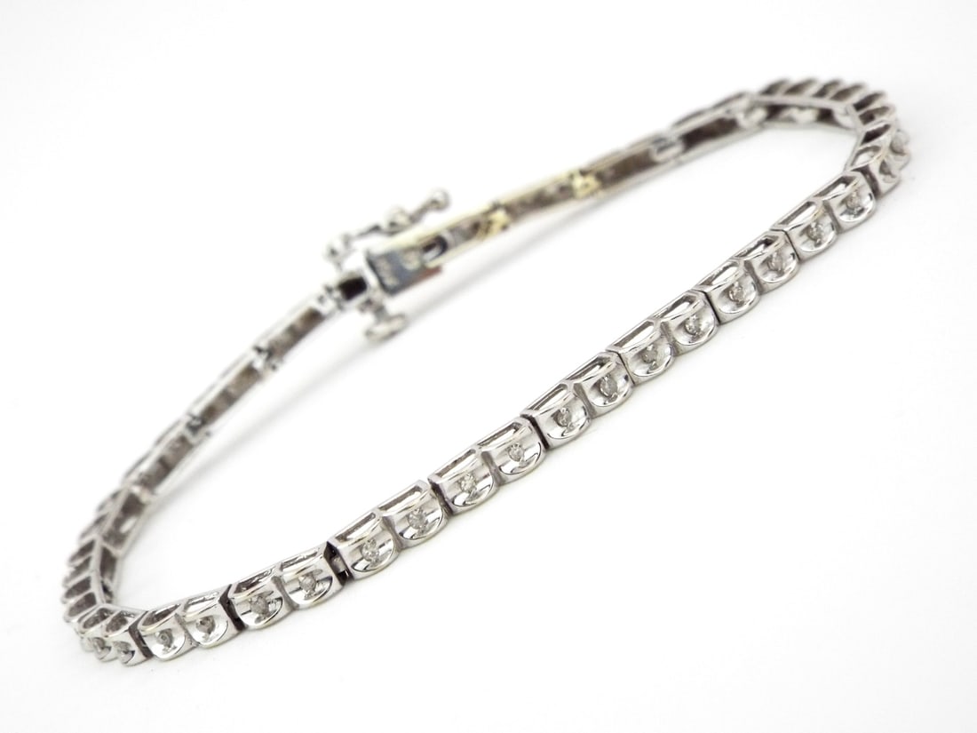 10K WHITE GOLD DIAMOND BRACELET (1 of 6)