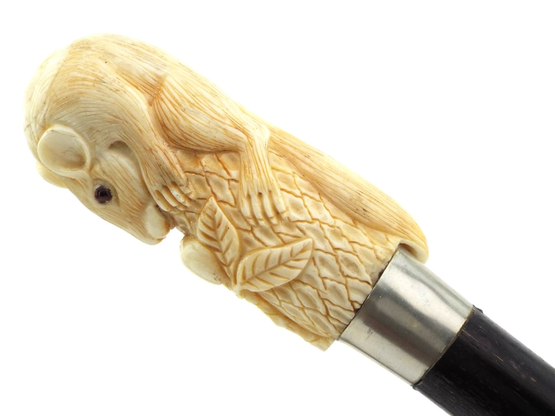VICTORIAN Nobleman Walking Cane with VERY FINE CARVED HANDLE (1 of 10)
