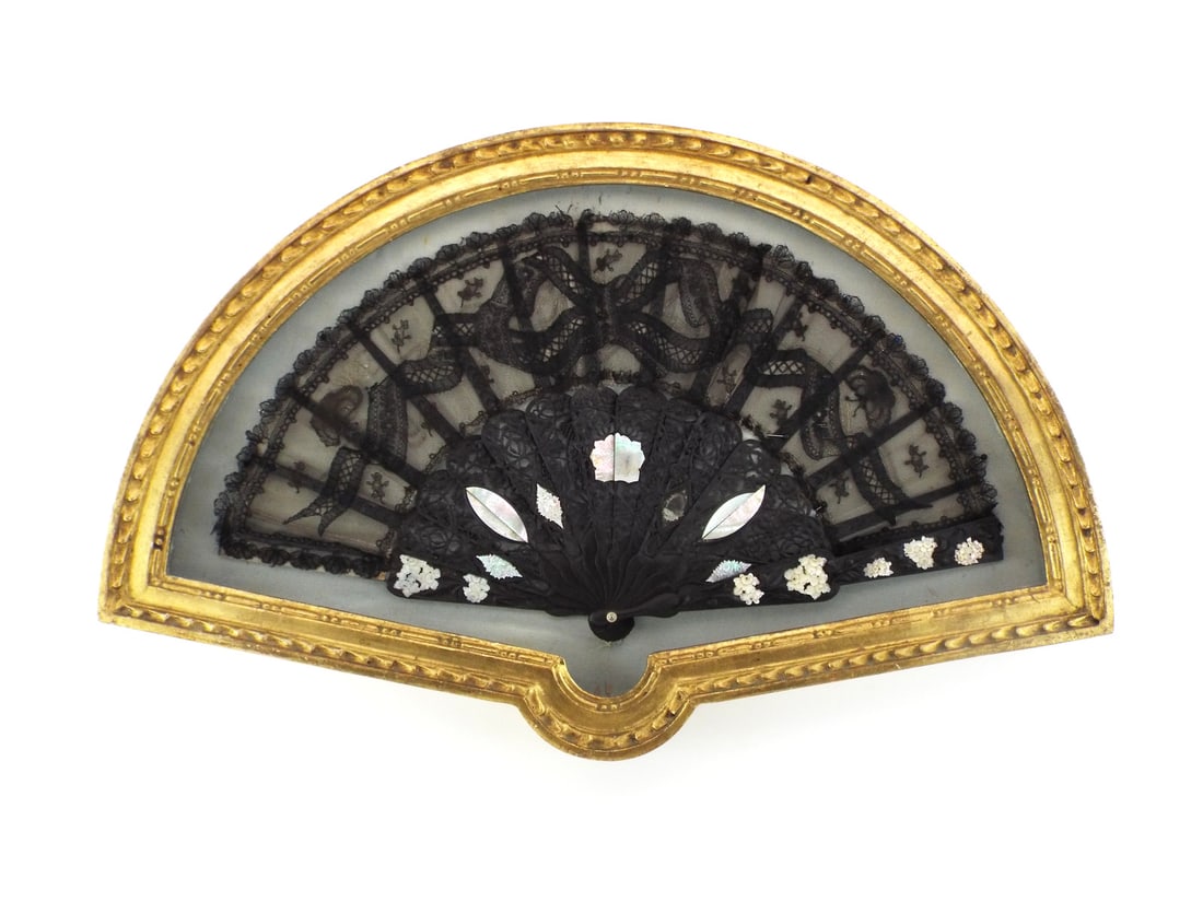 Italian Victorian Chantilly Lace Fan with Mother of Pearl & Giltwood Vitrine Case (1 of 8)