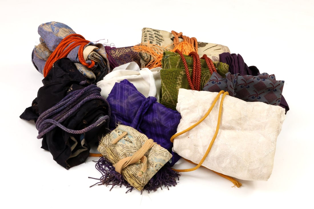 Lot of Japanese EDO BROCADE FABRIC SILK Sword Fitting Pouches (1 of 7)