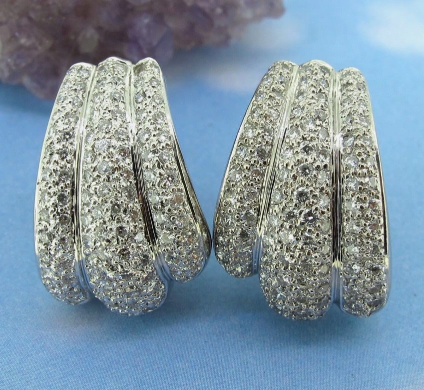 2.00 ctw Diamonds Round Cut 18k White Gold Omega Back Pierced Earrings LARGE.: Diamonds approx 2.00 ct tw. Thickness 4.5 mm. Metal 18k White gold. Weight 16 grams. Width x Length 15mm x 22mm Direct credit card payment will not be accepted for this Lot. Accepted payment methods i