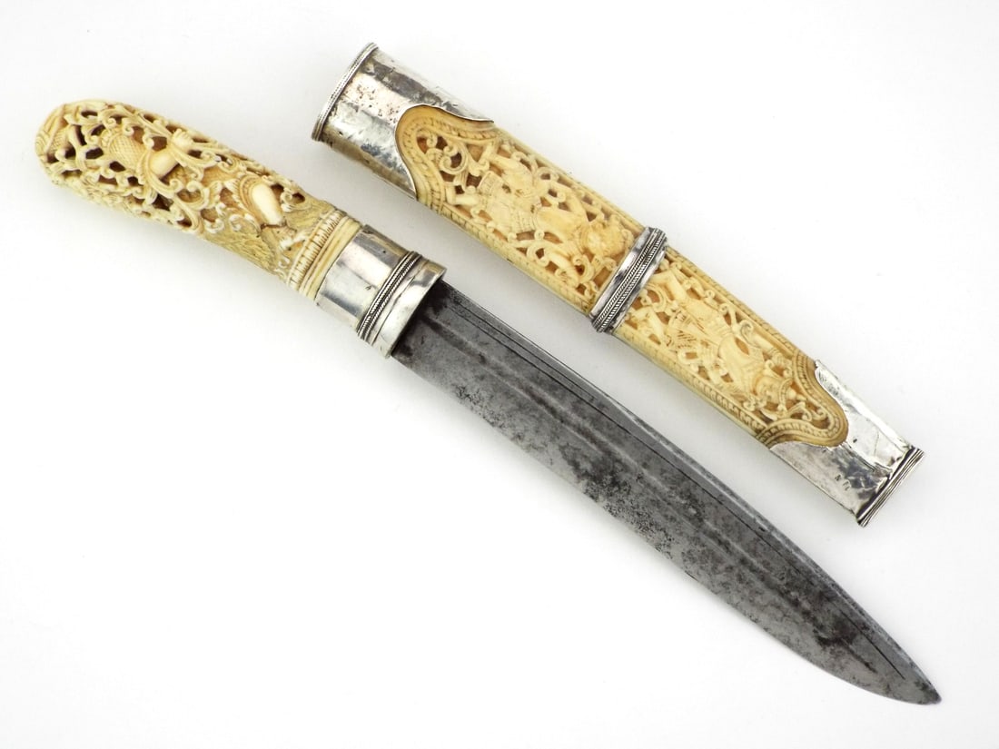 Monumental State of the Art Burmese 19th century Dha dagger (1 of 20)