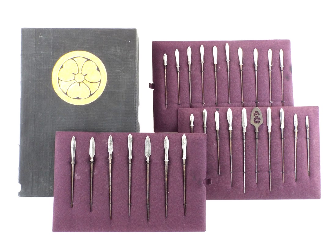 VERY RARE Samurai Yanone - Yanonejiri Arrowheads: Offered here are 27 hand forged and water tempered Japanese Samurai Yanone/Yanonejiri or arrowheads aged between three to four hundred years. Six examples are signed, 21 are not. One, the largest, is 