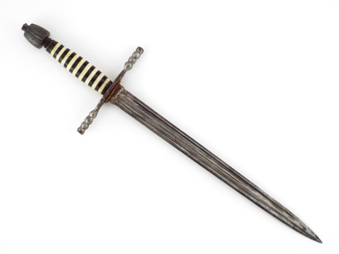 18th century European Left hand dagger or dirk (1 of 18)