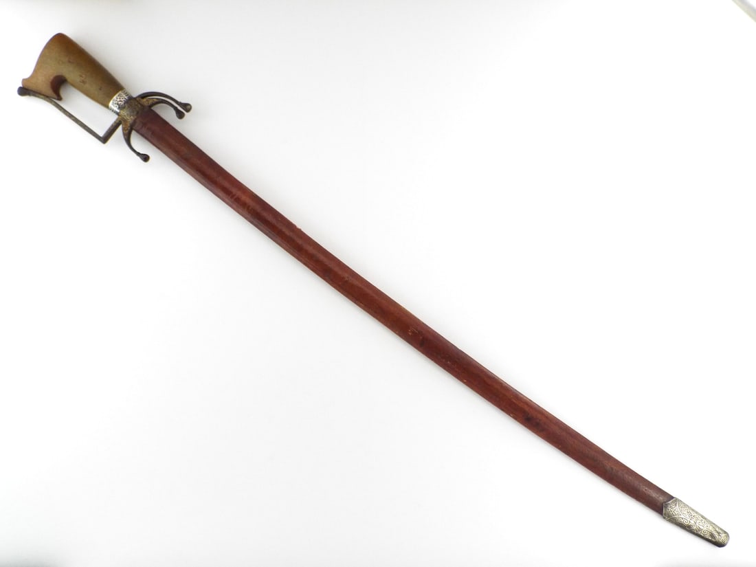 Royal Grade 19th century Moroccan Nimcha sword (1 of 18)