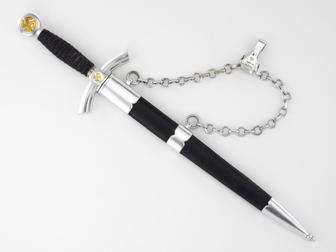 German POST WWII Luftwaffe Officer Dagger with HANGER CHAINS (1 of 14)